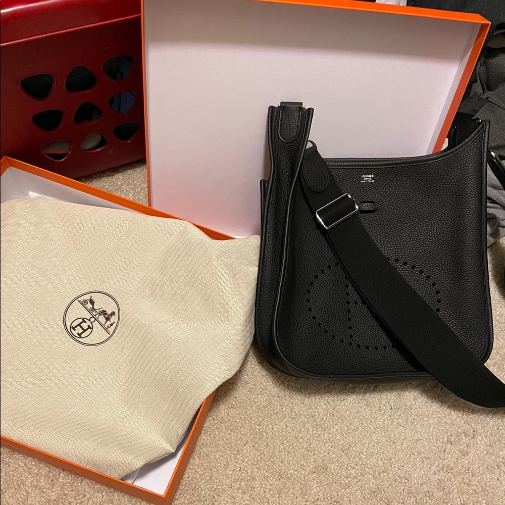 ❌❌❌⛔️SOLD⛔️❌❌❌Authentic black Hermès Evelyne III PM.